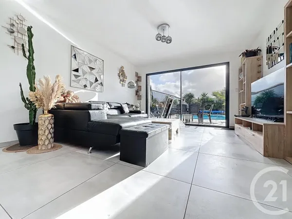 Maison 11 pièces 238 m²