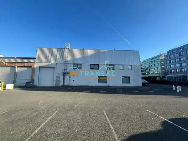 Massy A Louer locaux d'activités et de bureaux