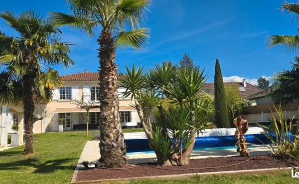 Propriete saint bonnet les oules