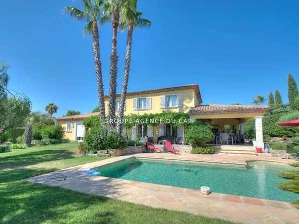 sous compromis FREJUS TOUR DE MARE BELLE VILLA 7 pièces AVEC PISCINE