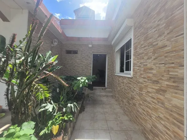VILLA T5 A VENDRE + T2 A BAIE MAHAULT