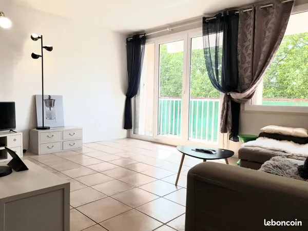 📍 Colocation étudiante - 1 chambre dispo dans appart rénové (15 Avril 2026)
