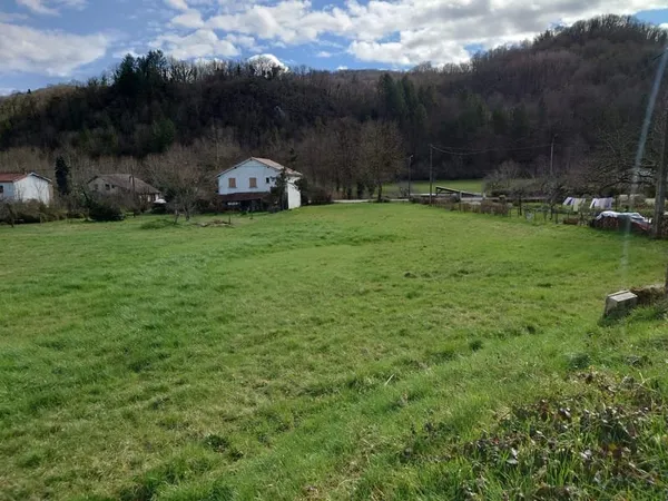 Terrain constructible bien exposé