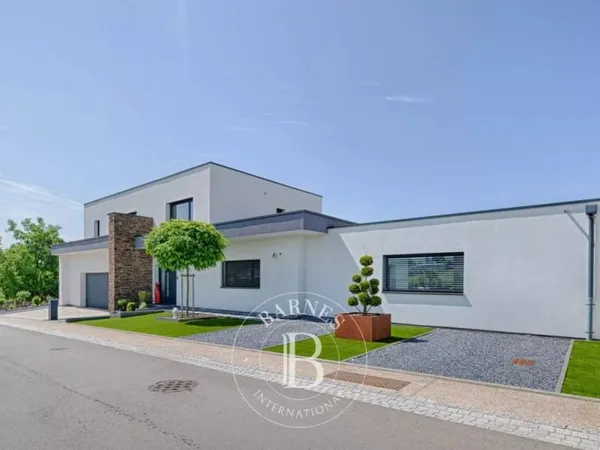 Villa 8 pièces 340 m²