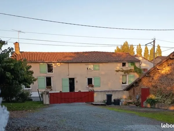 Maison de campagne avec Gîte et chambres d 'hôtes