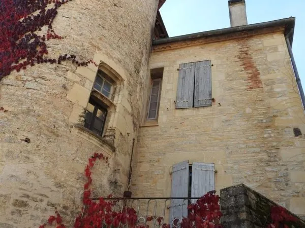 Propriété de charme dans un bourg tous commerces