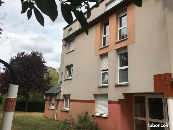 Studio proche bord de Loire sud