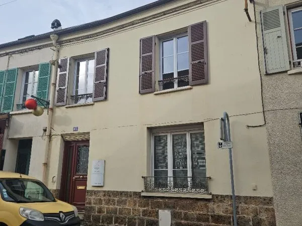 Maison d'habitation 125 m² avec 4 chambres à SAINT ARNOULT , centre ville
