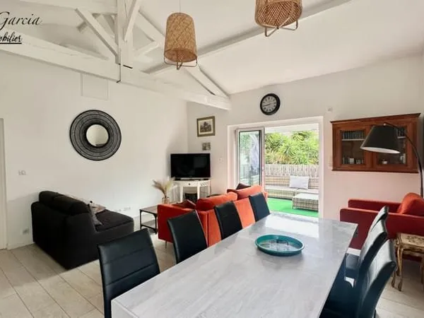 SANARY SUR MER - APPARTEMENT DE TYPE 3 - PARKING PRIVATIF