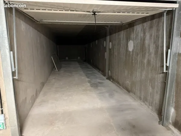 Garage double à louer