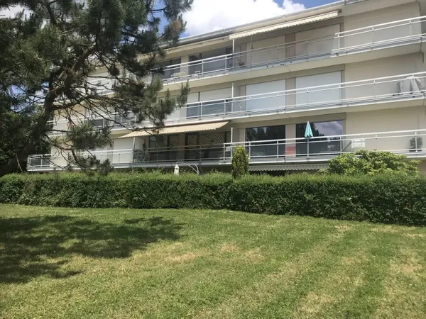 Beau T2 lumineux de 57 m2 avec terrasse ensoleillée de 27 m2