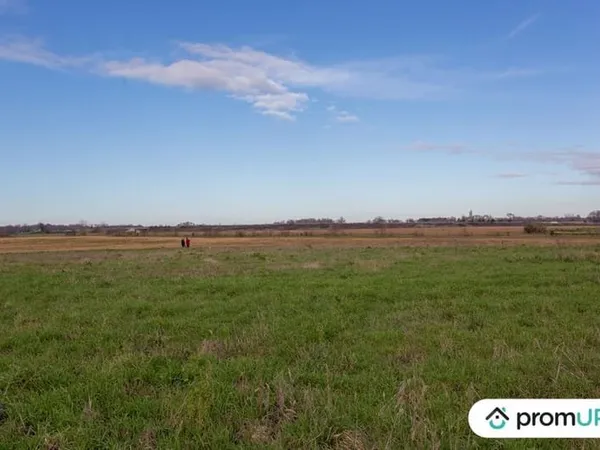 Lot de 3 terrains constructibles de 8912 m² à VARZAY
