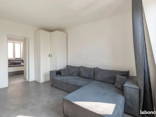 Appartement 2 pièces - 31 m² - Dernier étage - Lumineux
