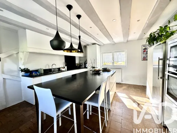 Maison 6 pièces 194 m²