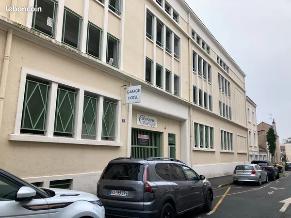 Location place parking gare Angers Centre