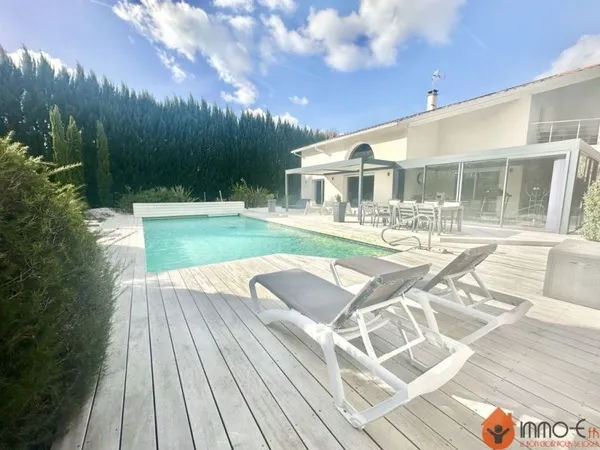 Maison de luxe 9 pièces 315 m²