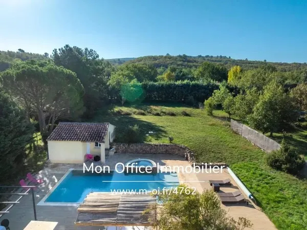 Référence : 5496-SJO - Belle villa de plain pied à Rians (83560) 2 suites + 2 chambres, 4 salles d'e