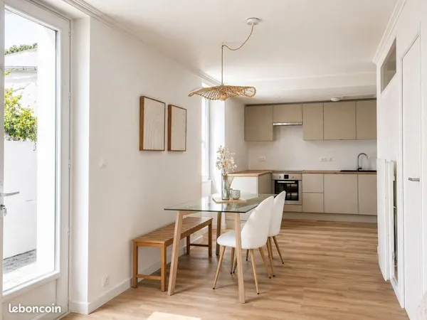 Appartement rénové avec place de stationnement - Plage et marché à pied
