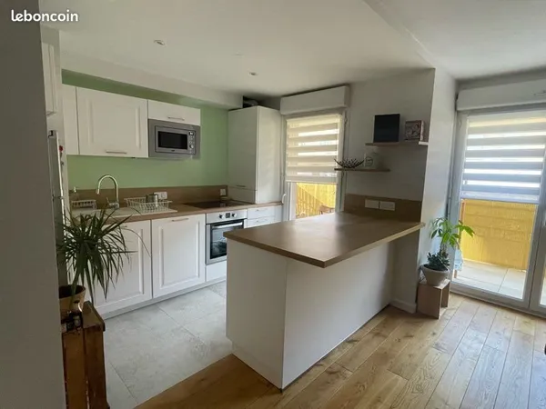 Appartement T3 meublé et piscine