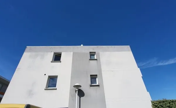 T2 EYSINES AVEC BALCON ET PLACE DE PARKING