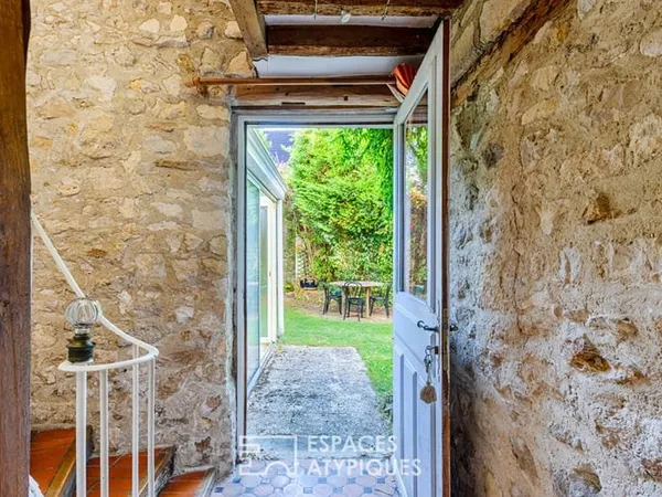 Ensemble immobilier comprenant 2 maisons de charme de 1800, au centre de Nointel à proximité de Pres