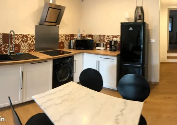 Location F2 Etudiant - 10 minutes CORTE