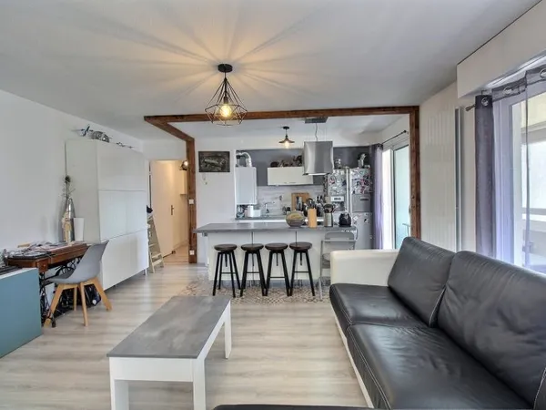 Appartement Begles - 4 pièce(s) - 80 m2 avec terrasse, cave e...