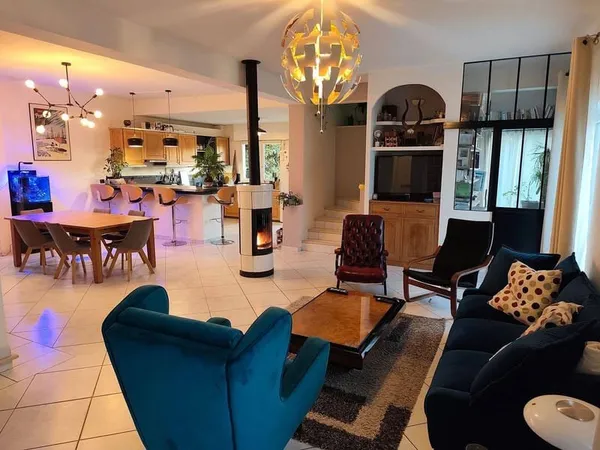 Maison 10 pièces 179 m²