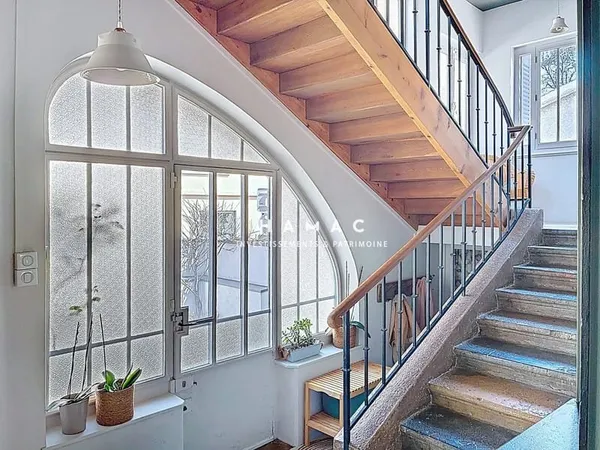 CENTRE-BOURG DE STE-FOY - MAISON 172 M2 - RÉNOVÉE - CHARME DE L'ANCIEN
