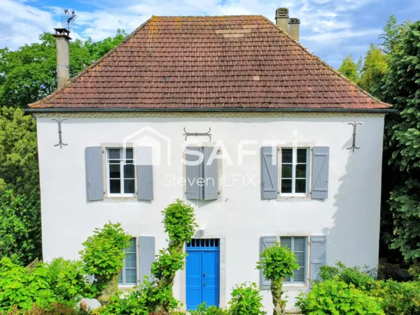 Maison de caractère de 195 m² , terrain de 1499 m²