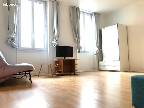 Studio 45 M2 Hyper Centre