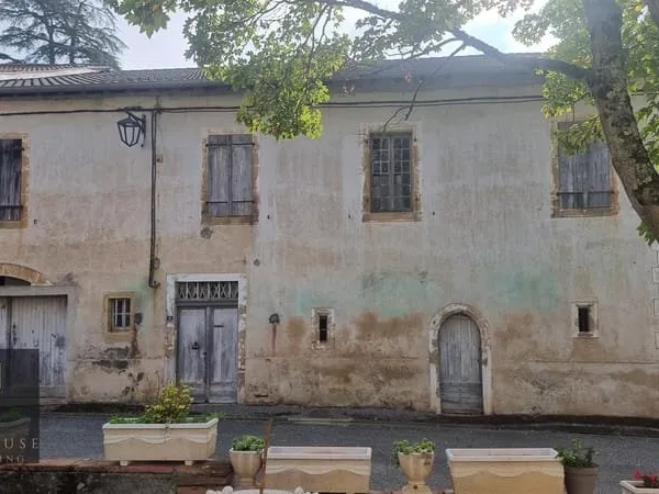 Ancien presbytère Immeuble - 280 m2, 8 pièces - Garage / Jardin