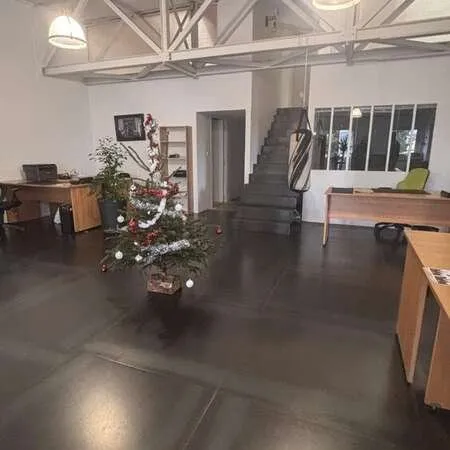 Commerce 138 m²