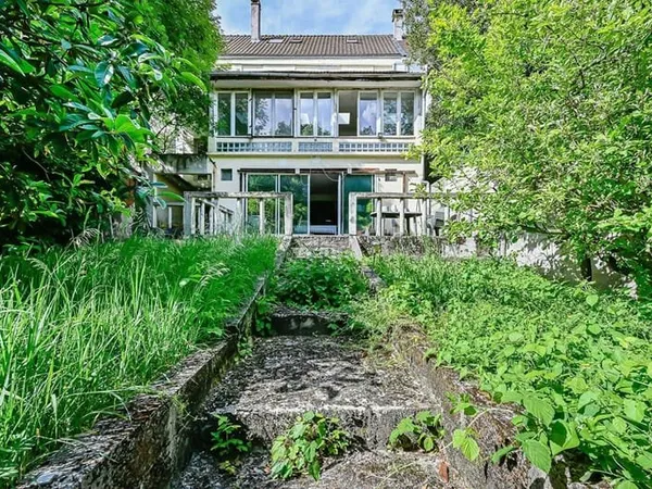 Maison 7 pièces 320 m²