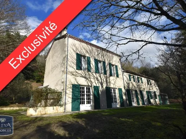Maison 10 pièces 300 m²