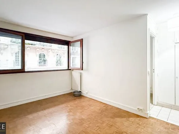 Appartement 1 pièce à Paris (75017) pont cardinet