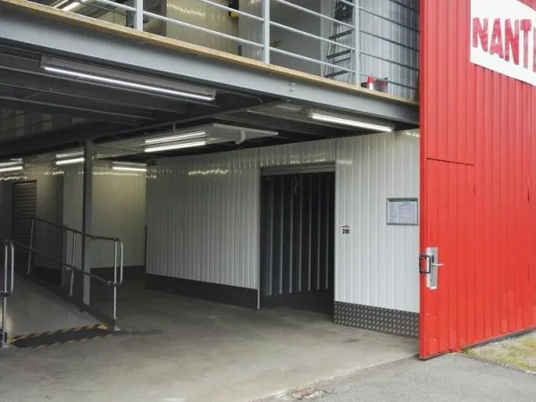 Grand box pour entreposage professionnel