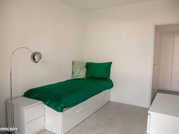 Chambre 4 pièces 84 m²