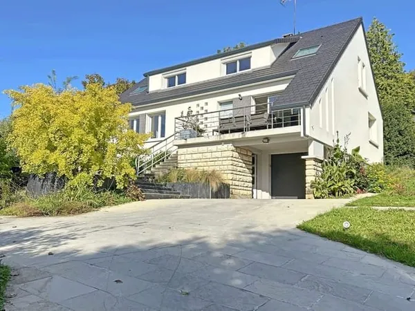 Maison 9 pièces 216 m²
