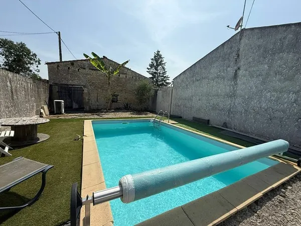 Belle maison rénovée avec annexe et piscine