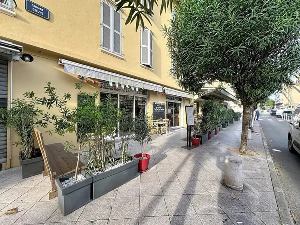 COMMERCE JUAN LES PINS