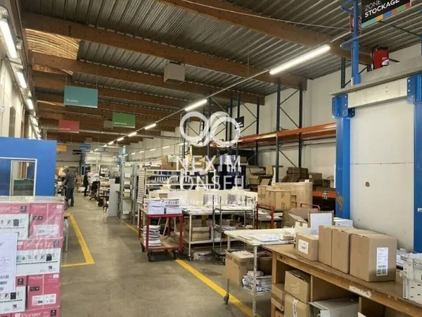 Entrepôt 1326 m²