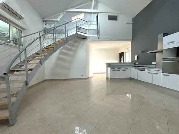 AGEN - A vendre immeuble composé de 3 lots avec parking sur axe passant !