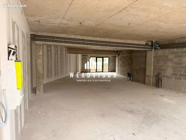 LOCAL COMMERCIAL 124 m² ARNAGE