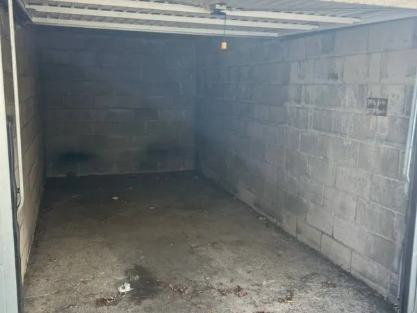 Parking 14 m²