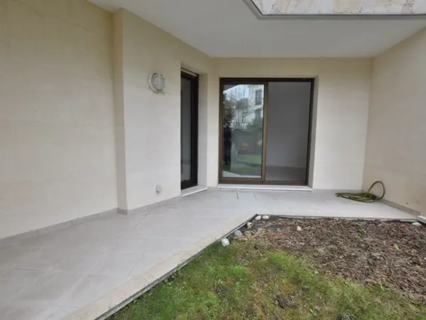 STUDIO - TERRASSE - JARDIN - CAVE - BOX