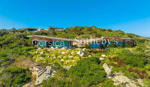 Villa 10 pièces 250 m²