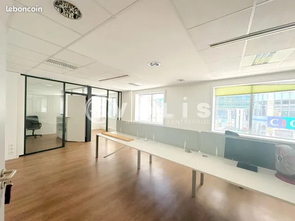 Bureaux 150 m²