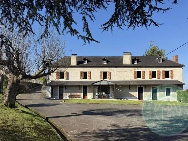 Maison 12 pièces 240 m²