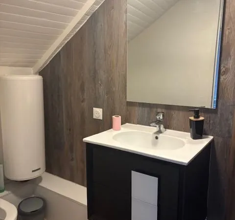 Chambre meublée